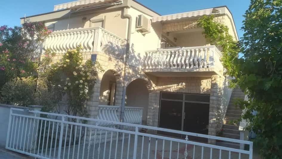 Apartment Krmpotic Vir Luaran gambar
