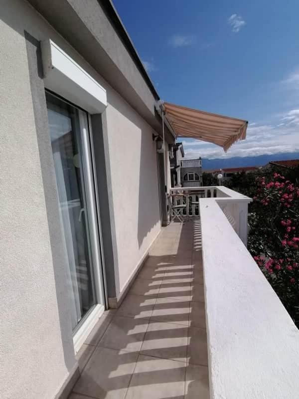 Apartment Krmpotic Vir Luaran gambar
