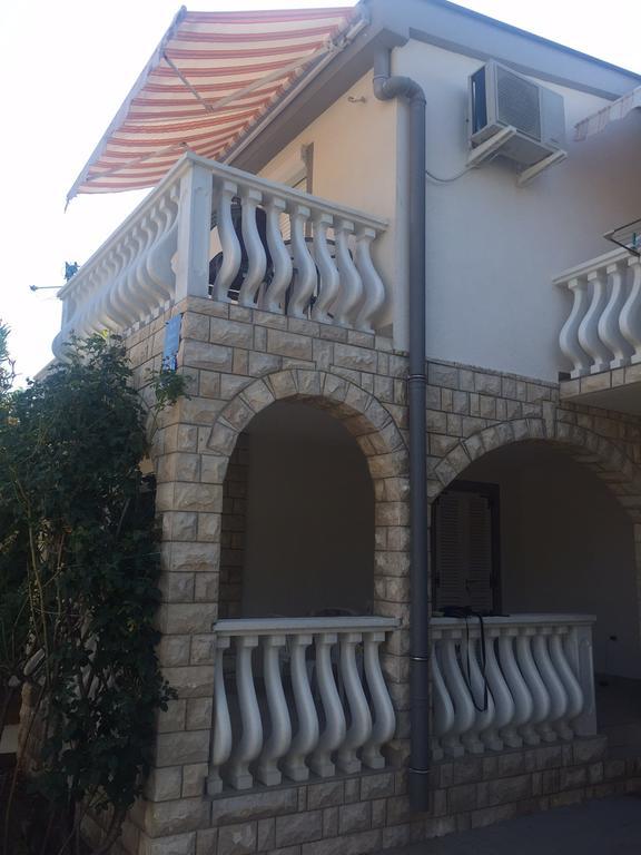 Apartment Krmpotic Vir Luaran gambar