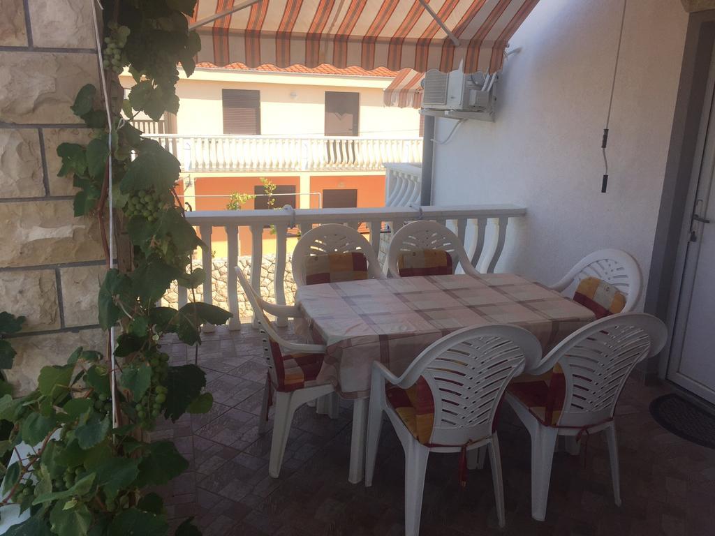 Apartment Krmpotic Vir Bilik gambar